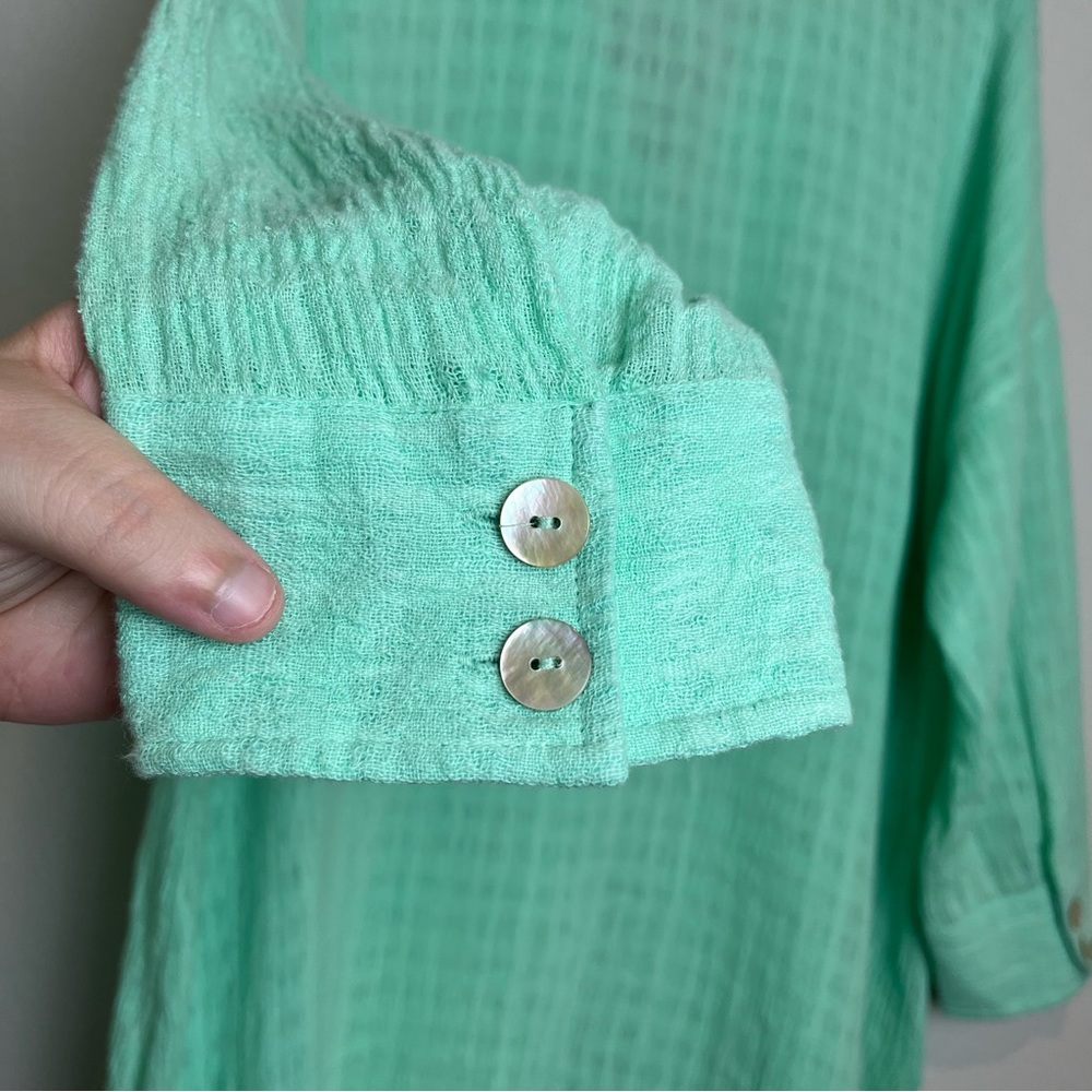 Soft Surroundings Linen Blend Gauze Crinkle Button Up Blouse Size Medium *Flawed - Picture 3 of 6